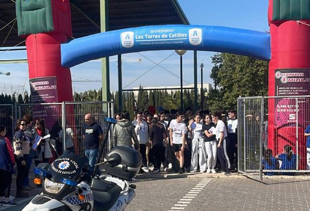 El IES La Florida celebra su I Carrera Solidaria y recauda fondos para el IES La Sénia de Paiporta