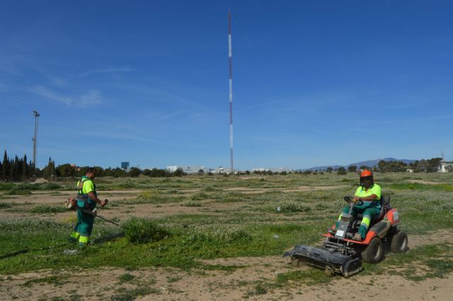 El Ayuntamiento acomete diversas labores de acondicionamiento en el parque de La Emisora
