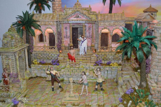 Crece el Diorama de la Pasión de Cristo de la exposición permanente de la Semana Santa torreña