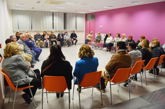 La alcaldesa torreña visita los barrios y pedanías para atender las necesidades vecinales de primera mano