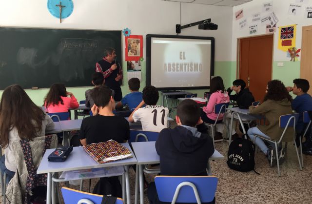 900 alumnos de Secundaria de Las Torres de Cotillas reciben formación para prevenir el absentismo escolar