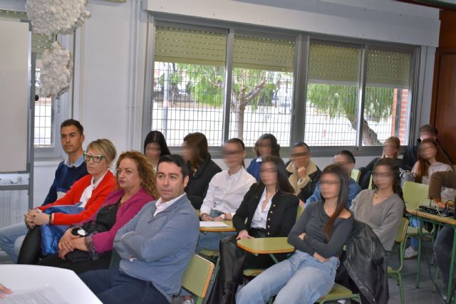 Los alumnos del Bachillerato de Investigación del IES Salvador Sandoval presentan sus proyectos