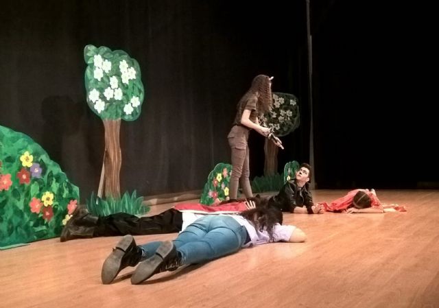 Jóvenes torreños se suben al escenario para celebrar con teatro coeducativo el 8 de marzo