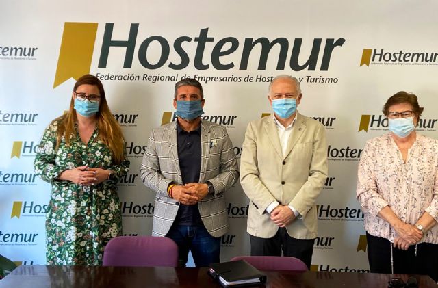 El Ayuntamiento torreño y Hostemur señalan la importancia de la hostelería como pilar en la reactivación económica
