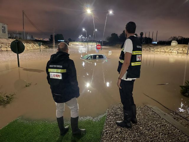 José Ángel inspecciona en Las Torres de Cotillas los trabajos de los equipos de emergencias movilizados por los efectos de las tormentas