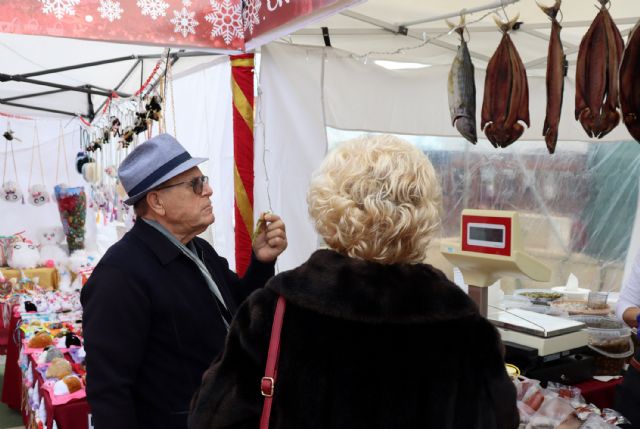 Comercio, restauración y artesanía en el mercado de Navidad de La Florida