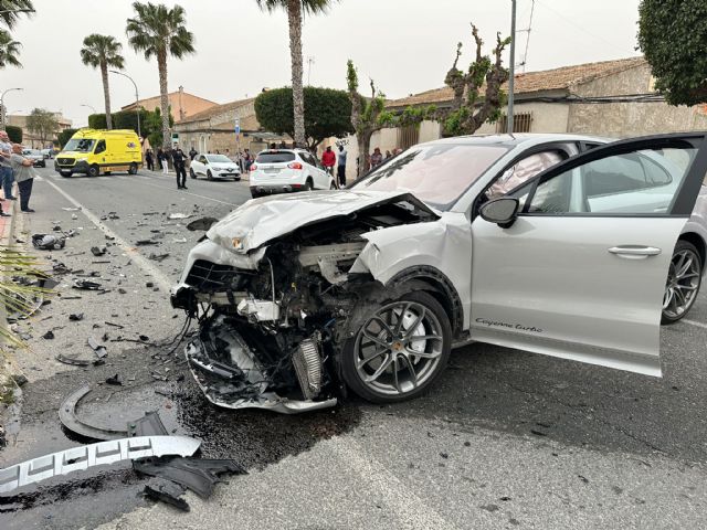 Dos heridos en un accidente de tráfico en Las Torres de Cotillas