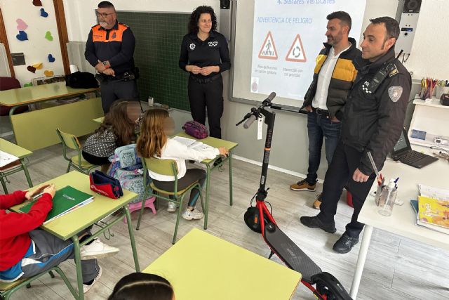 Un millar de escolares se conciencian sobre educación vial en una campaña con los patinetes como protagonistas