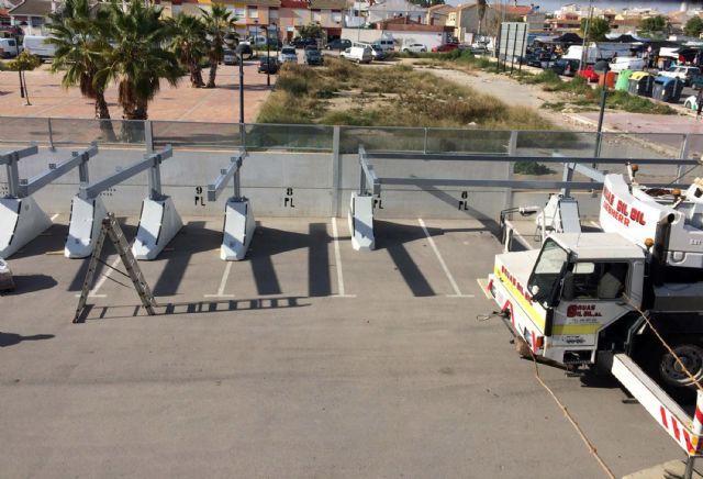 Comienza la instalación de la marquesina del parking del Centro Local de Seguridad