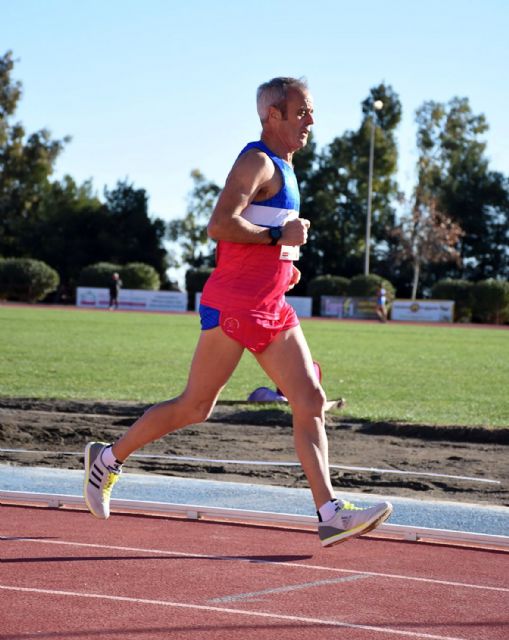 El torreño Antonio Sales, campeón de los 10.000 metros lisos en el Regional de veteranos