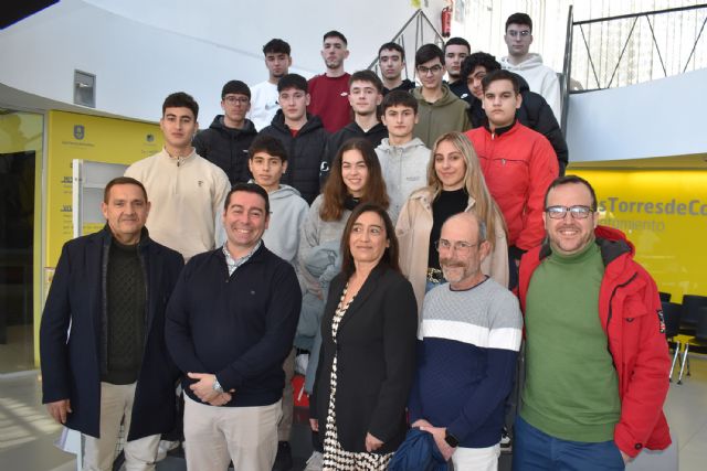 Estudiantes de FP del IES Salvador Sandoval visitan el Ayuntamiento