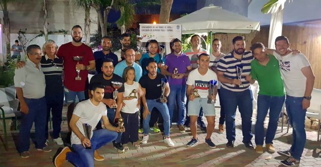 El 'Ágora Café' y el 'Neumáticos David', campeones de las ligas municipales torreñas de fútbol 7 y fútbol sala