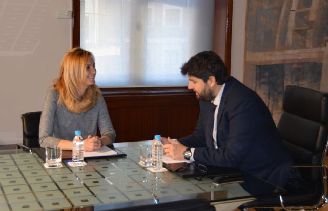 Primera reunión de trabajo del presidente regional con la alcaldesa torreña
