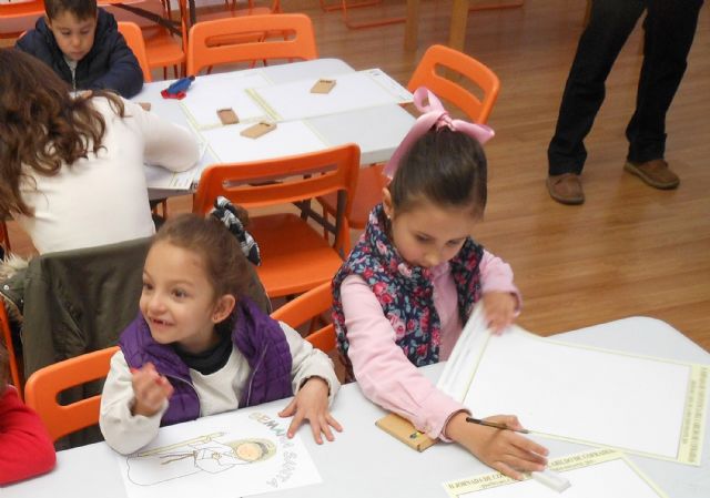 Mónica Gómez gana el concurso de dibujo para niños e ilustrará el cartel de la procesión infantil de la Semana Santa 2019