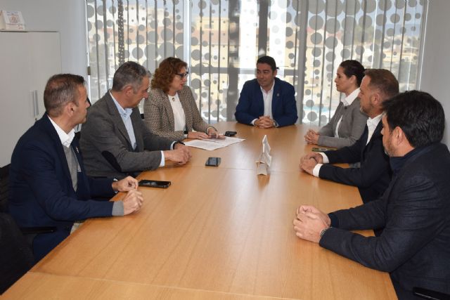 El Ayuntamiento torreño convenia con cinco grandes empresas para la ampliación de la EDAR de los polígonos industriales de la carretera de Mula