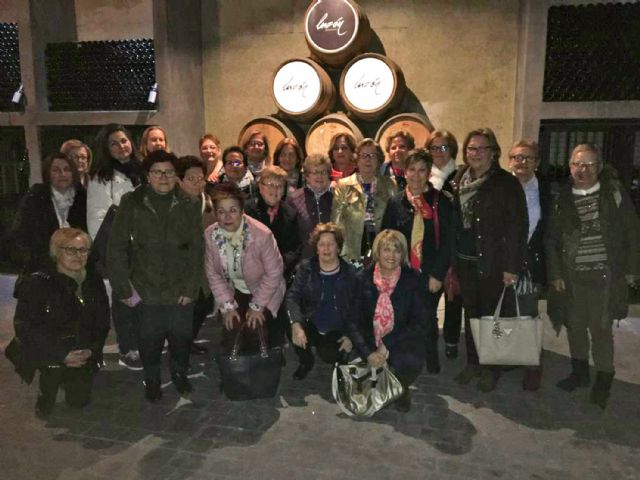 La asociación de mujeres Isabel González, de visita enoturística en Jumilla