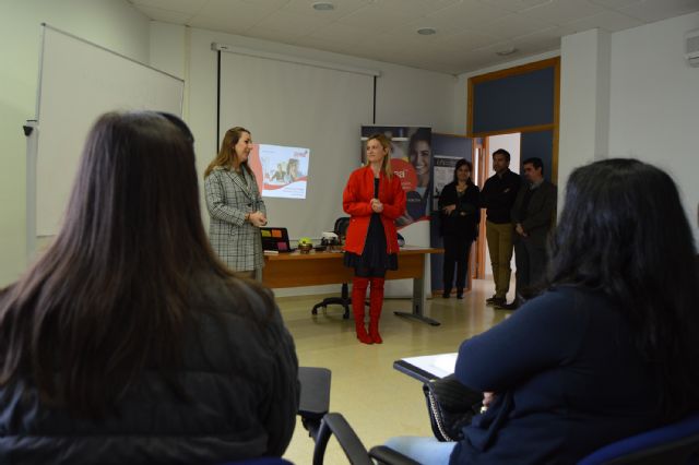El proyecto 'GIRA' apoya iniciativas laborales femeninas en Las Torres de Cotillas
