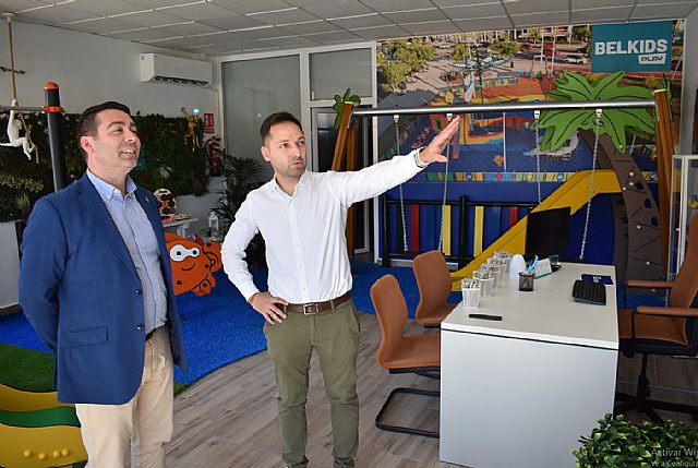 Las Torres de Cotillas cuenta con el primer local de venta y servicio postventa de equipamiento urbano de España