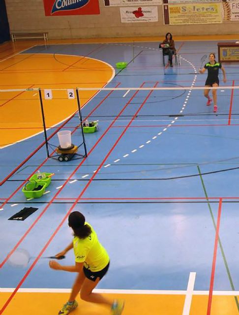 Una plata y cinco bronces para los torreños en el circuito nacional senior de bádminton