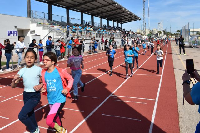 Unos 700 participantes dan brillo al cross escolar de Las Torres de Cotillas