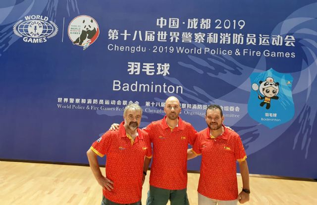 El bádminton torreño llega con ganas al mundial de policías y bomberos de China