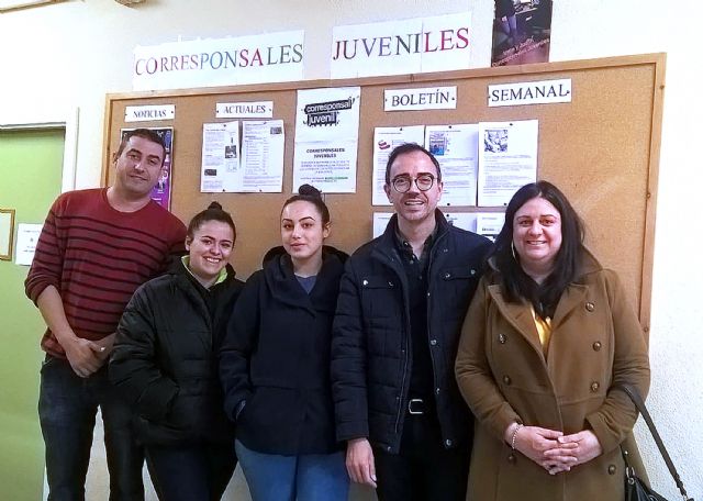 Encuentro de trabajo entre las corresponsales juveniles y el concejal de Juventud