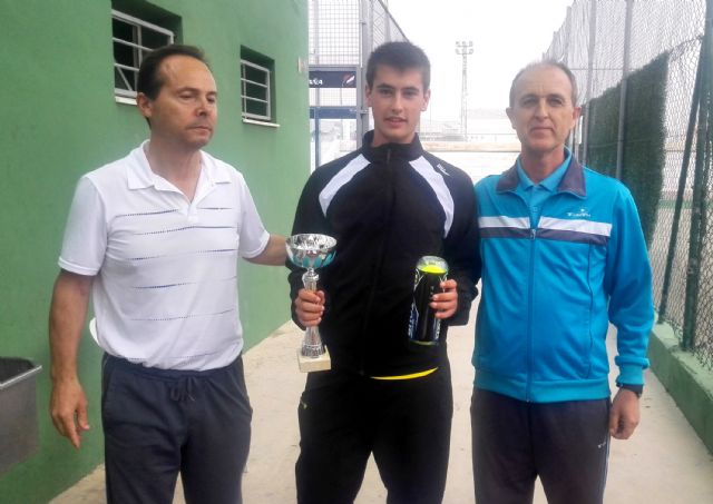 La 17ª edición de las '12 horas de tenis' de Las Torres de Cotillas, una auténtica fiesta de la raqueta