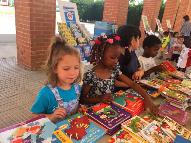 El colegio Valentín Buendía se entrega a la literatura infantil con su Semana Cultural