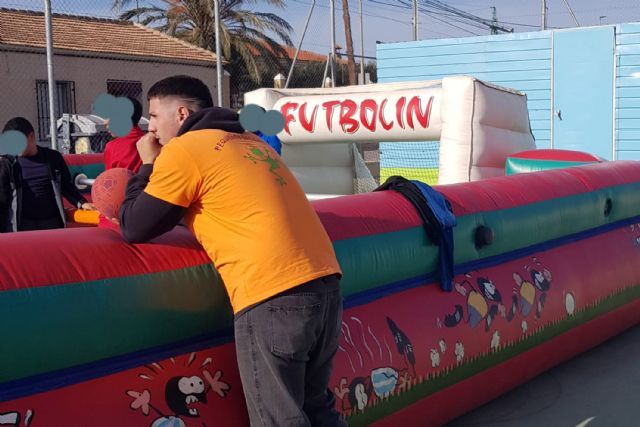 Los más pequeños se lo pasan en grande en El Carmen con la actividad comunitaria 'Dinamiza tu barrio'
