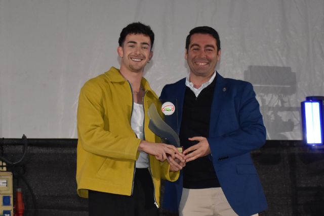 El cantante Patrick Bel, el centro social de Mayores, el Bádminton Las Torres y Ginés González, los 'Torreños del Año 2024'