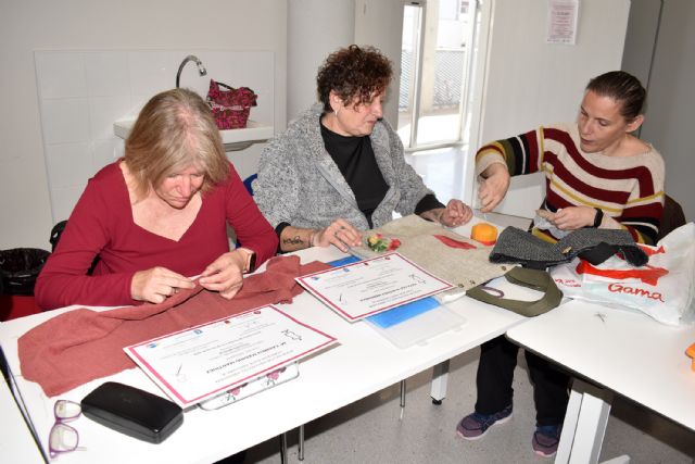 Concluye un curso de patronaje y costura para personas en situación de vulnerabilidad social