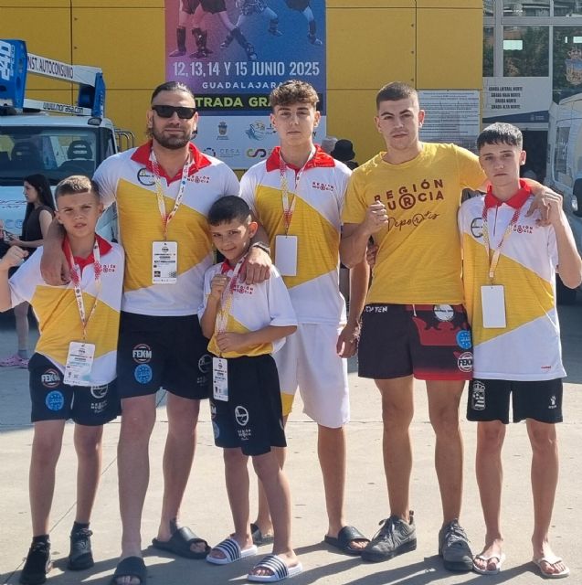 Dos oros, una plata y dos bronces para el Yamaneko torreño en el campeonato de España de kickboxing de selecciones