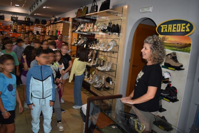 Una campaña regional pone en valor entre los escolares torreños el comercio de proximidad