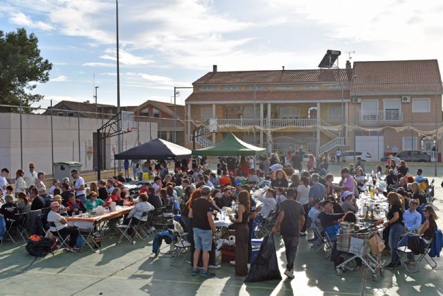 La Florida disfruta de su 'Día de las Migas', una gran jornada de convivencia vecinal