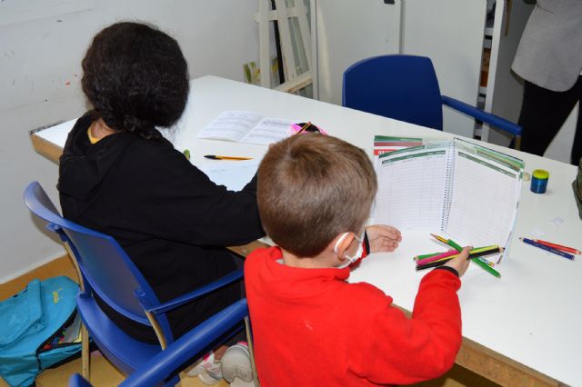 30 menores participan en las actividades de refuerzo socioeducativo del programa de integración social de la población gitana