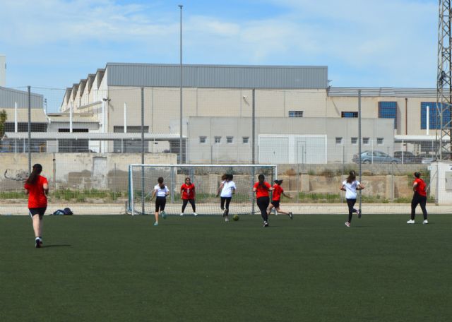 Unos 500 jóvenes participan en los VI Encuentros Deportivos Escolares de Las Torres de Cotillas