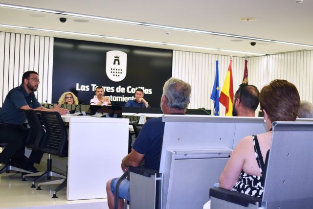 El Ayuntamiento informa a los vecinos de La Loma del dispositivo policial especial para la prevención de robos en la zona