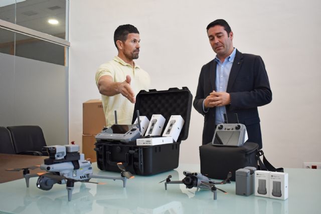 La Policía Local refuerza sus tareas de vigilancia en barrios y pedanías con dos drones de última generación