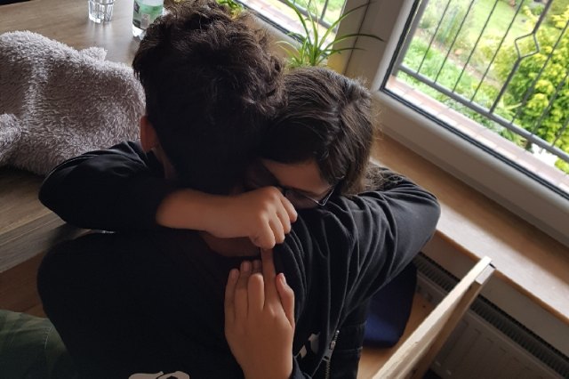 Una torreña lucha por recuperar a su hijo, que se encuentra ingresado en un centro terapéutico alemán