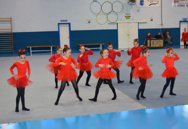 Gran exhibición navideña de gimnasia en Las Torres de Cotillas
