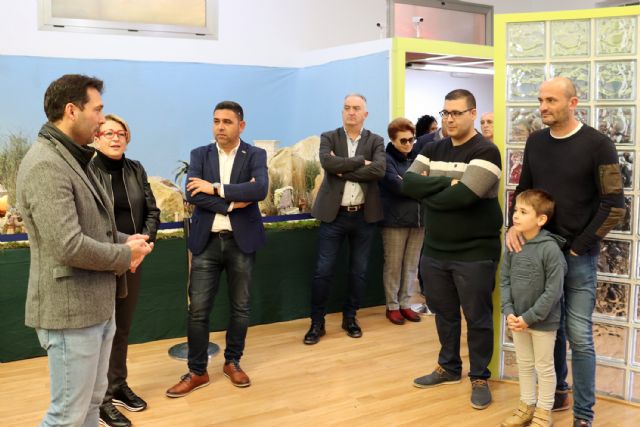 Ya se pueden visitar en el Centro de Jóvenes Artistas el belén tradicional y otro de Playmobil