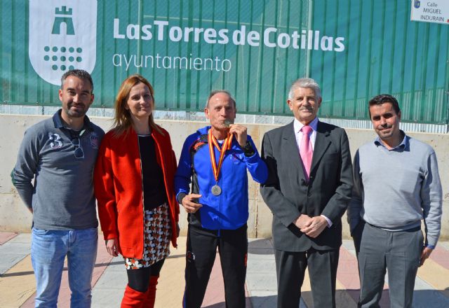 Nuevo reconocimiento al atleta torreño Ángel Salinas por sus dos medallas en el Nacional de veteranos