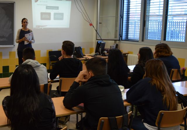 Más del 50% de los alumnos titulados en Comercio Internacional en el IES 'La Florida' encuentran trabajo