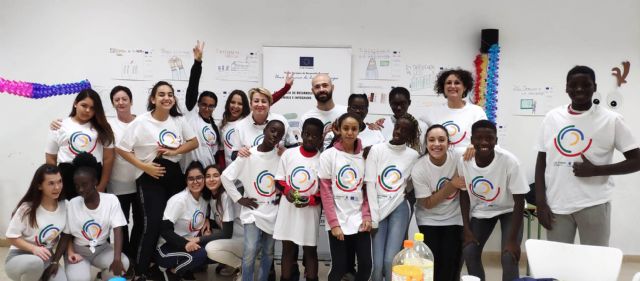 Fiestas infantiles para celebrar el día de los Derechos Humanos en el barrio del Carmen