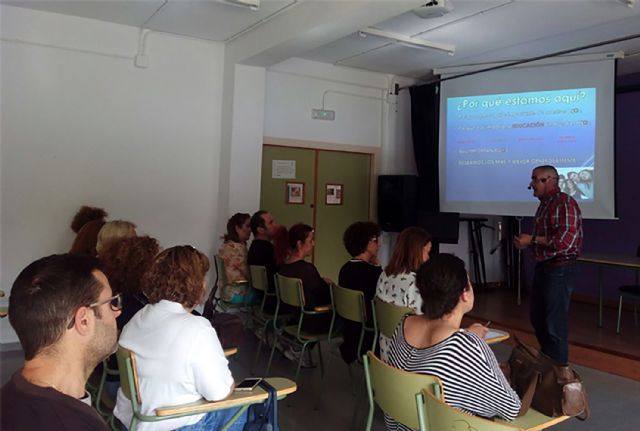 Una escuela de padres para luchar contra el absentismo escolar y reducir el abandono escolar