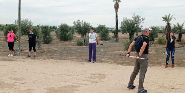 Pleno de participación en el cuarto curso de iniciación a la marcha nórdica de Las Torres de Cotillas