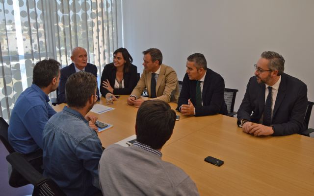 El grupo popular de la Asamblea Regional se interesa por las necesidades de Las Torres de Cotillas