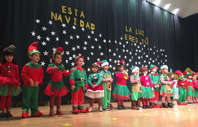 Más de 300 alumnos del colegio San José protagonizan un entrañable festival de villancicos