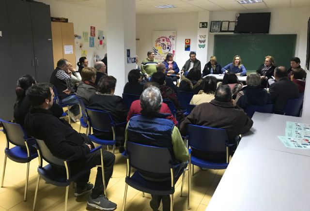 La alcaldesa prosigue en Los Vicentes sus encuentros de trabajo para recoger las necesidades vecinales
