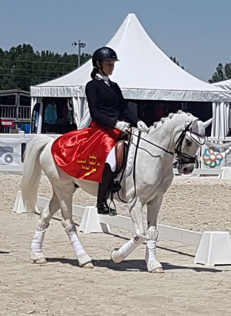 La torreña Patricia Rodríguez revalida su título de campeona de España de doma clásica de ponis